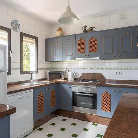 Detached villa large private pool * Nerja