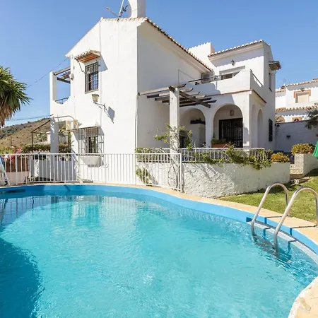 Detached villa large private pool Nerja